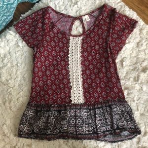 Francesca’s Flowy Short Sleeved Blouse